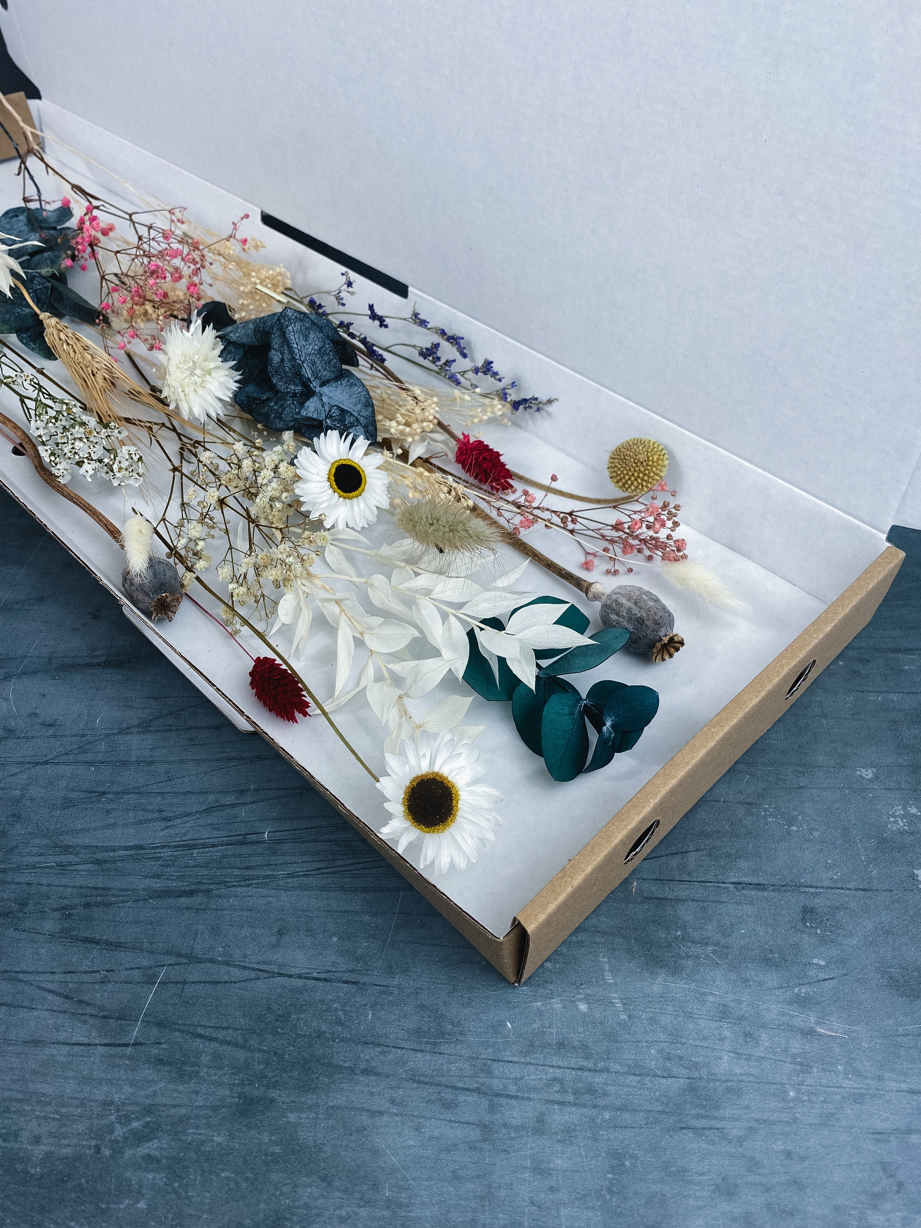 Assorted Dried Flower Offcut Craft Bunch