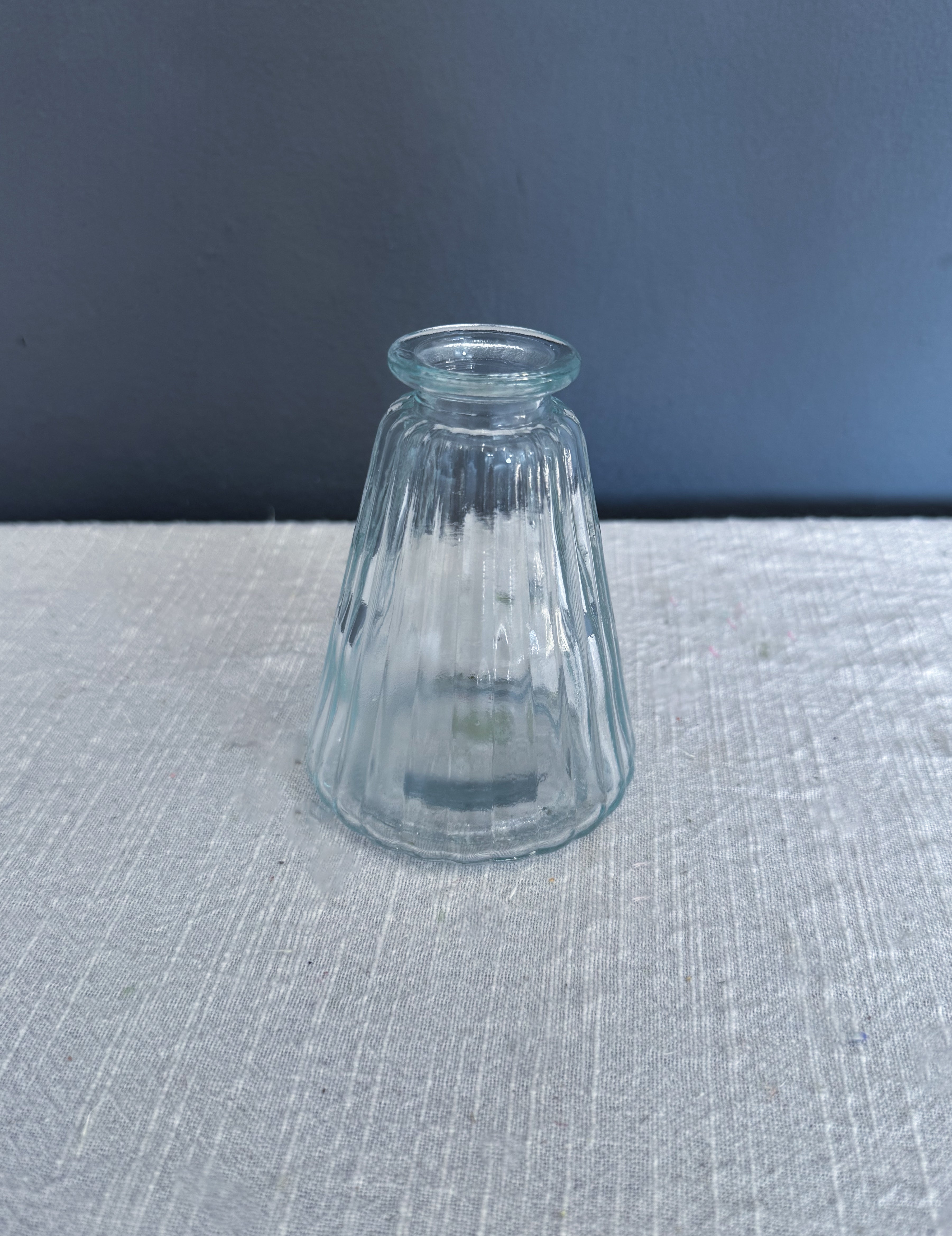 Daria bud vase