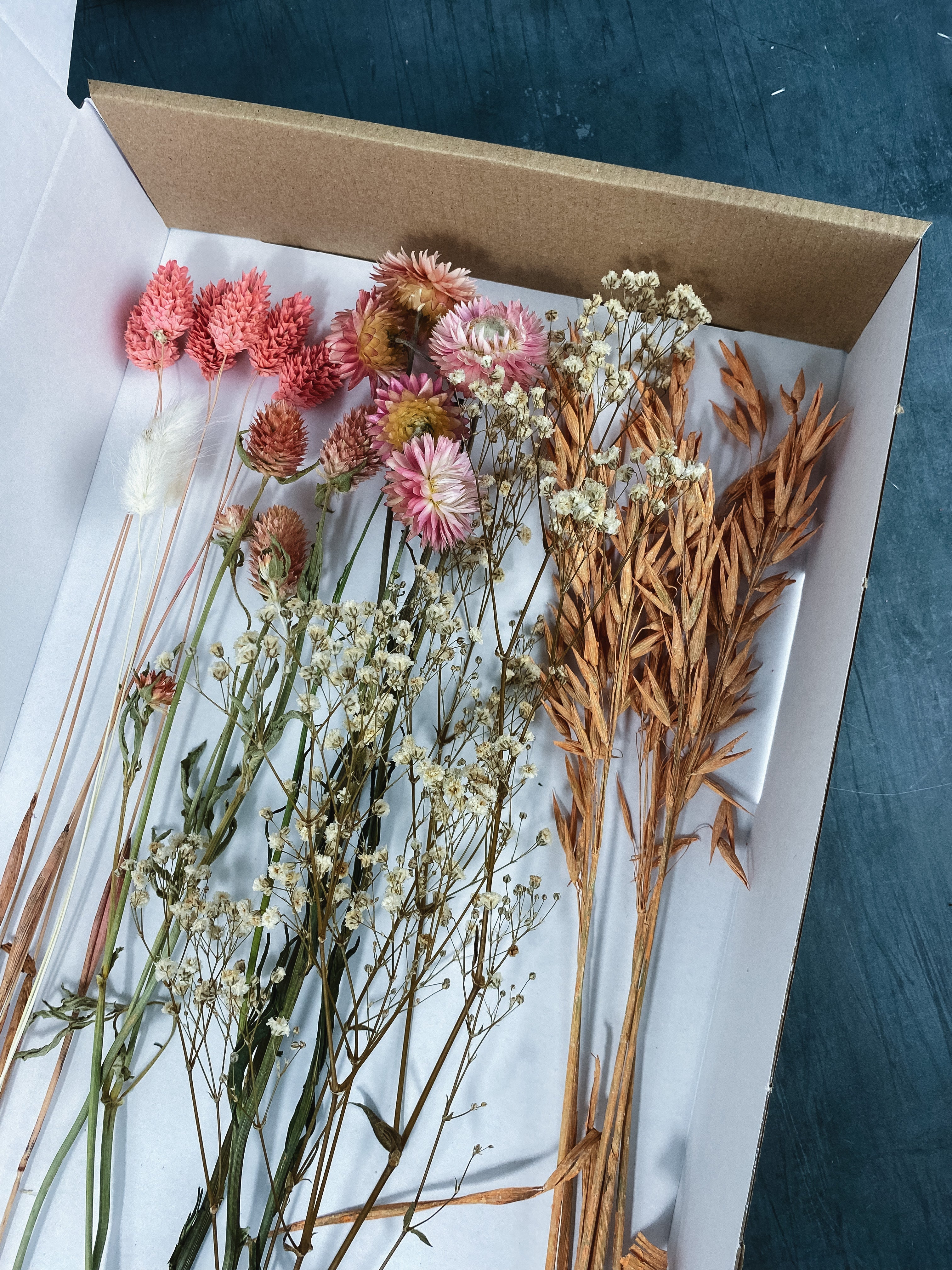 Mila letterbox dried flowers